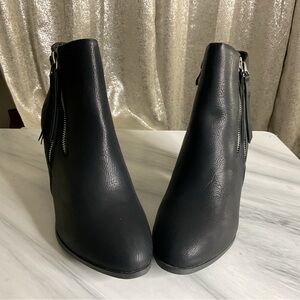 Journee collection ankle boot